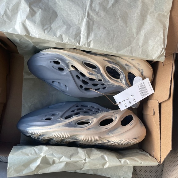 Yeezy foam runners MXT Moon Grey - Picture 3 of 3